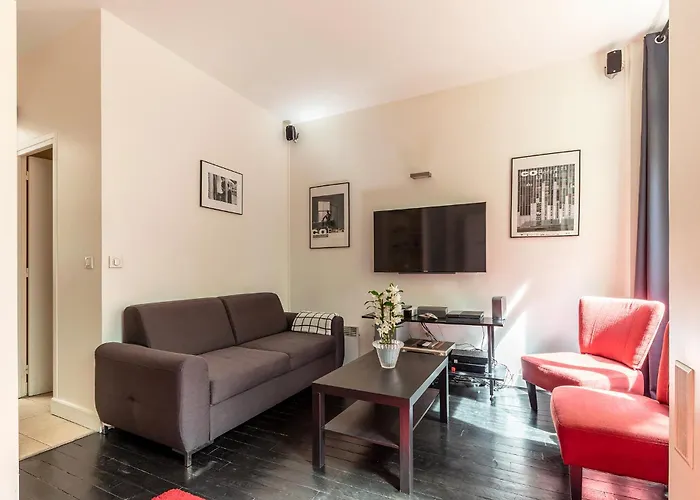 Sur Les Quais De Seine Homestay *