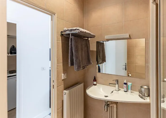 Sur Les Quais De Seine Homestay *