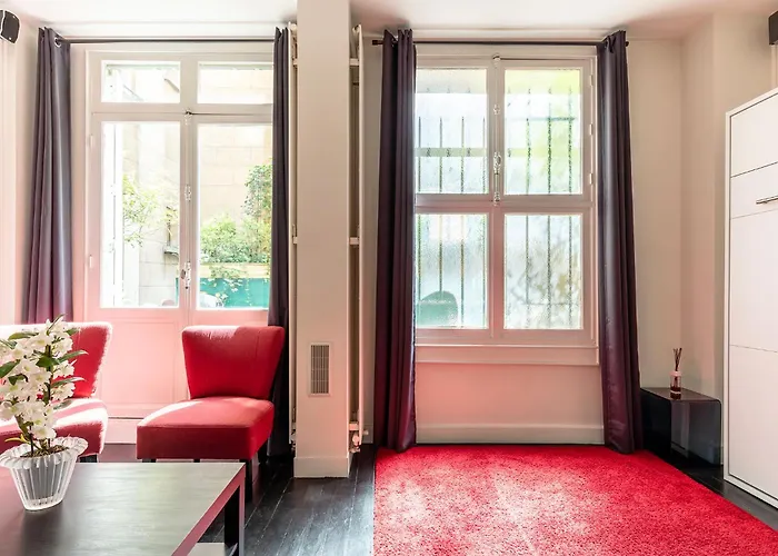 Sur Les Quais De Seine